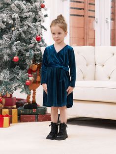 Classic and elegant matching family outfit set featuring a blue velvet dress and a plaid shirt. Perfect for daily wear or travel.
* Please add each size separately to your shopping cart
* 1 dress or 1 shirt per size.
* Mom's dress has a hidden snap button on v-neck
* Shirt collar / V-neck.
* Long sleeves.
* Mid-calf length dress.
* Imported from PatPat. Velvet Dress Long, Long Sleeve Velvet Dress, Blue Velvet Dress, Calf Length Dress, Dress Long Sleeves, Mom Dress, Matching Family Outfits, Family Outfits, Outfit Set