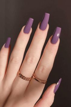 15 Drool-Worthy Fall Nail Colors For Pale Skin Tones That SLAY! Dark Purple Nails, Plum Nails, Mauve Nails, Purple Acrylic Nails, Solid Color Nails, Purple Nail Designs, Purple Nail, Her Nails, Simple Acrylic Nails