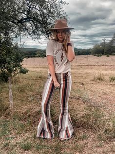 Outfits Bell Bottoms, Cute Western Outfits, Ag Teacher, Country Fits, Western Fits, Country Outfit, Casual Country Outfits, Western Clothes, Southern Outfits