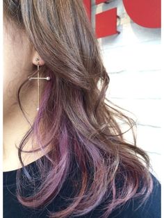 Inner Dyed Hair, Hair Inner Color, Purple Hair On Brown Hair, Inner Color Hair, Brown And Purple Hair, Aesthetic Balayage, Under Hair Dye, Honey Aesthetic