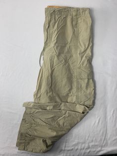 Gloria Vanderbilt Womens Capri Pants Size 18 Color: tan Material: cotton and nylon Super light weight, easy to move in bag 4m2 JN Womens Capri Pants, Gloria Vanderbilt, Move In, Capri Pants, Capri, Outdoor Blanket, Pants, Color, Trousers