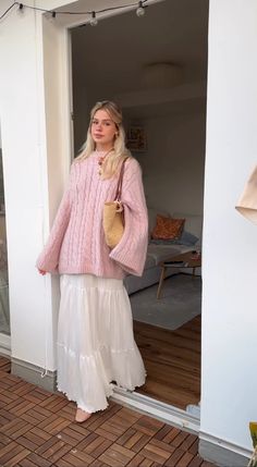 Spain Inspo Outfits, Feminine Winter Outfits Girly, Modest Outfit Ideas, Cute Modest Outfits, Modest Fits, Mode Casual, Modest Clothing, Looks Street Style, Hijabi Fashion