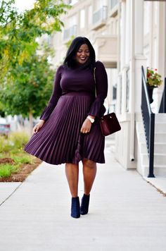 Plum Monochromatic Outfit, Business Casual Outfits Fall Curvy, Monochrome Outfit Women, Monochromatic Outfit Plus Size, Plum Outfit Ideas, Purple Monochromatic Outfit, Plus Size Monochromatic Outfits, What To Wear With Purple, Plus Size Elegant Outfits