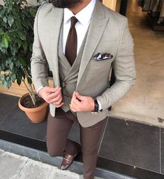 Brown Top Outfit, Classic Suits, Blazer Outfits Men, Mens Fashion Blazer, Slim Suit, Checked Suit, Dress Suits For Men, Designer Suits For Men, Suit Ideas