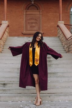 #seniorpictures College Grad Dresses, Cap And Gown Pictures, Senior Photoshoot Poses, College Graduation Photos