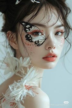 Eyeliner Color, Cool Makeup Looks, Eye Makeup Art, Fantasy Makeup, Editorial Makeup, Makeup Designs, Portrait Inspiration, Creative Makeup