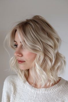 33 Best New Short Blonde Bob Hair Ideas for Women. Explore stylish and trendy short blonde bob hairstyles perfect for a fresh look! 💇‍♀️💛 #BlondeBob #HairIdeas Lob Blonde Hair, Blonde Bob Weave, Short Blonde Bob Hairstyles, Bob Hair Ideas, Blonde Bob Hair, Midi Hair, Short Blonde Bob, Hair Ideas For Women, Blonde Foils