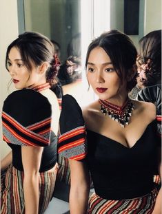 Queen kath!❤️ { @bernardokath #kathrynbernardo Filipiniana Modern, Modern Filipiniana Gown, Filipino Hair, Filipino Fashion, Kathryn Bernardo, Grad Dresses