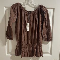 Bobi Peasant Top Size Medium Color Is Called Sparrow, Like A Light Brown! Brand New With Tags And In A Smoke Free Home! From The Brand Bobi But Bought Off Revolve. 3/4 Sleeves And Super Cute! Originally $35 The Wyatt Family, Wyatt Family, Peasant Top, Peasant Blouse, Peasant Tops, Light Brown, Top Blouse, Blouses, Super Cute