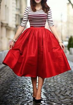 red a-line midi skirt Look Retro, Red Skirt, Look Fashion, Passion For Fashion, Modest Fashion, Pretty Outfits, Red Dress, A Woman