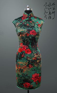 Silk QiPao Dress by ChinaRedDragon on Etsy, $280.00 Travel Tokyo, Mini Frock, Asian Style Dress, Qi Pao, Chinese Cheongsam, Chinese Dresses, Chinese Style Dress, Zip Lining