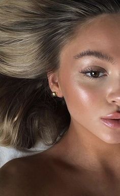 Maquillaje Glowy, Makeup Tip, Dewy Makeup, Foto Tips, Glowy Skin, Glowy Makeup, Summer Makeup