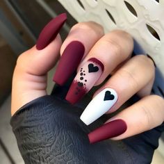 Burgundy Nails Coffin Short, Wine Colour Nails Design, Fall Acrylic Nails Ideas Square, Nail Inspiration Fall 2024, Black And Maroon Nail Designs, Burgundy Nails Designs Nailart, Split Nail Designs, New Nail Trends Fall 2024, Burgundy Nail Designs Square