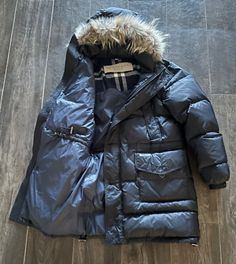 ad eBay - Puffer Winter Coat. Burberry Down. Length (shoulder to hem): 90 cm ( 35 7/16 in ). Burberry Runs small; order one size up. Size Marked: M. Black Down, Burberry Brit, Down Parka, Men Clothing, Puffer Coat, Accessories Men, Winter Coat, Parka, Burberry