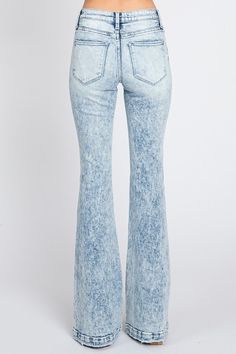 Kick it with these Light Wash Distressed Boot Cut Jeans. Look effortlessly cool in a mid-rise flare silhouette with a subtle trouser hem. Comfortably stretchy with a 22" leg opening, button closure and 5-pocket styling. Modeled in size 3/25 with a 9" rise and 34" inseam. (Jeans pun intended.) Jeans Look, Boot Cut Jeans, Wallet Bag, Cut Jeans, Sweater Blouse, Acid Wash, Boot Sandals, Cropped Tank Top, Bag Straps