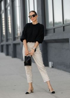 4’11 Women Outfits, Stassi Ootd, Classy Trousers Outfit, Outfit Pantalon Beige, Tita Outfit, Dubai Outfit, Office Ootd, Timeless Closet, Brooklyn Blonde