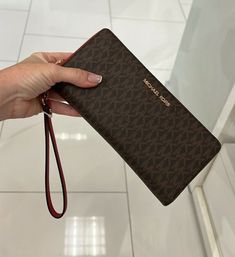 Michael Kors Jet Set Women's Travel Continental Wristlet Wallet. Michael Kors Wallets With Card Slots For Gift, Brown Handheld Wallet As Gift, Micheal Kors Wallet, High End Handbags, Black Fanny Pack, Black Leather Clutch, Michael Kors Wristlet, Checkbook Cover, Money And Happiness