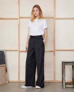 OG - Femme | Women's pants – Officine Générale Ginger Jeans, Straight Fit Denim, Summer Campaign, Leather Outerwear, Fall Winter 2024, Denim Cotton, Felted Wool