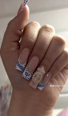 Acrylic Nails Bling, Azul Nails, Nails Bling, 2023 Pink, Diy Acrylic Nails, Cute Acrylic Nail Designs, Short Square Acrylic Nails