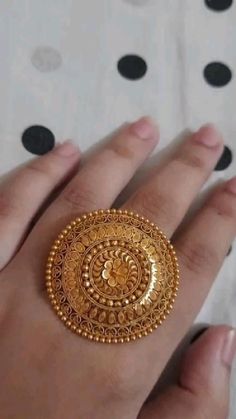 Finger Ring Design, Bridal Jewelry Sets Brides, Unique Gold Jewelry Designs, Wedding Jewelry Sets Bridal Jewellery, Delicate Gold Jewelry, Bridal Necklace Designs, Gold Jewels Design, Gold Bangles For Women, New Gold Jewellery Designs