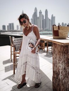 Summer looks Dubai & Abu Dhabi - Aylin König Dubai Dress Code, Dubai Fashion Women, Dubai Outfits Ideas, Dubai Outfits, Muslim Outfits, Dubai Abu Dhabi, Dubai Fashion, Islamic Clothing, Trend Report