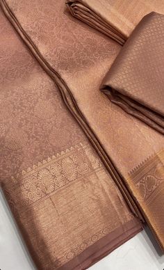 Kanjivaram Sarees Silk Bridal, Banarsi Silk Saree, Kerala Saree Blouse Designs, Engagement Saree, Bridal Sarees South Indian, Indian Bridal Sarees, New Saree Designs