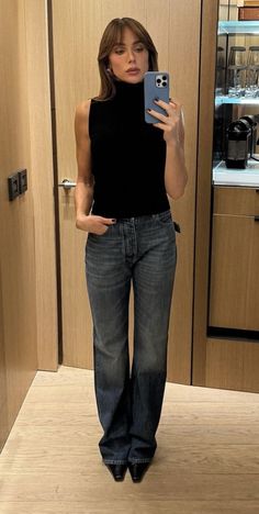 Big Slacks Outfit, Capsule Wardrobe Fits, Sophisticated Style Aesthetic, Simple Casual Chic Outfits, December Night Out Outfit, Copenhagen Night Outfit, French Women Winter Style, Holiday Outfits Jeans, London Fall Fashion 2024