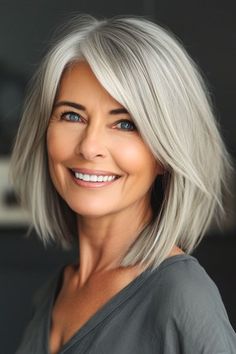 Layered Lob Hairstyle for Women Over 50. Gray Bob, Grey Bob Hairstyles, Grey Bob, Trendy Bob Hairstyles, Layered Haircuts For Medium Hair, Blonde Haircuts, Try On Hairstyles, Hairstyle Inspiration, Haircuts For Medium Hair