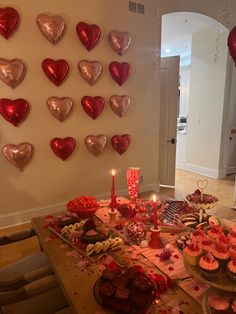 Valentines Galentines Day PARTY Valentines Theme Party, Valentine Dinner Party, Galentines Day Ideas, Valentines Party Decor, Valentinstag Party, Valentine Dinner, Valentine Theme, Valentines Party