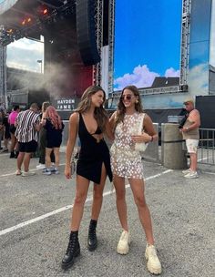 Amsterdam Festival Outfit, Rocker Festival Outfit, Coachella Inspo 2024, Coastal Festival Outfit, Rave Music Festival Outfits, Europe Festival Outfits, Women’s Festival Outfits, Highwater Festival Outfit, Festival Boots Outfit