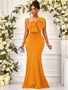 Naranja Elegante Collar sin mangas Tela Liso Ajustado Embellished Elástico Ligero Bridesmaid Dresses Front And Back, Plain Dress Designs, Long Dress With Bow, Dinner Dress Classy Elegant, Classy Formal Dresses, Backless Bridesmaid Dress, Dinner Gowns, Dinner Gown, Classy Skirts