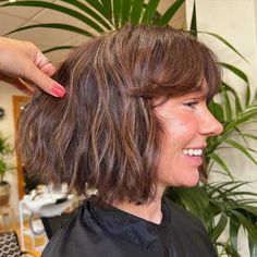 Brown Hair With Highlights French Bob French Bob Highlights, French Bob With Highlights, Short Hair With Fringe, Bob Hair Ideas, Copper Highlights On Brown Hair, French Bob Haircut, Blonde Highlights Bob, Hair With Fringe, Bobbed Hair