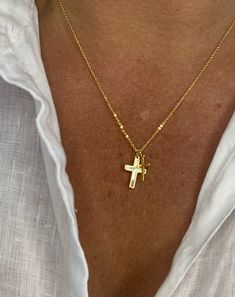 Double Cross Necklace, Cross Necklace Gold, Dainty Cross Necklace, Mini Necklace, Silver Bracelets For Women, Wardrobe Goals, Religious Cross, Mini Cross, Jewelry Studio