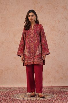 This Woollen Suit Set is laden with eloquent weaves in beautiful hues. This set makes for a versatile must-have. It will provide you with much-needed comfort and warmth this winter season. Order yours now!  *Dry Clean only SPECIFICATIONS: Color Red Fabric Wool Blend Product Code Sifat12 Suits For Women Indian, Cotton Suit Designs, Simple Dress Casual, Casual Indian Fashion, Pakistani Fancy Dresses, Salwar Kamiz, Winter Fashion Outfits Casual, Suits Design, Kurta Designs Women