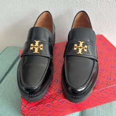 Worn Only Once Chunky Tory Burch Loafers Size 8, Could Fit 7.5 Comes With Box & Dust Bag Luxury Slip-on Loafers With Tang Buckle, Navy Blue Ballet Flats, Tory Burch Minnie Flats, Tory Burch Loafers, Tory Burch Black Sandals, Tory Burch Ballet Loafers, Tory Burch Miller Sandals Black, Blue Ballet Flats, Leopard Ballet Flats