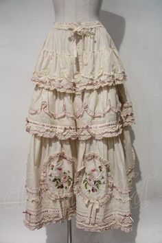 Shabby Chic Fashion, Flower Outfits, Unusual Fashion, Mori Fashion, Mori Kei, Punk Clothing, Pink House, Gothic Lolita