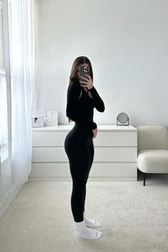 Fitness Goals Women, Workout Fits Women Aesthetic, Outfits For The Gym For Women, Trend Clothes 2023, Women’s Style Spring 2024, Good Body For Girl, Woman Gym Outfit, Outfit Ideas For Spring 2024, Outfit For Gym Women