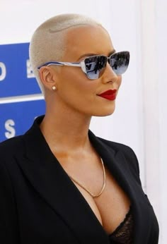 Hairstyle Short Hair Women, Blonde Hair Cuts Short, Amber Rose Hair, Amber Rose Style, Short Natural Haircuts, Shaved Hairstyles