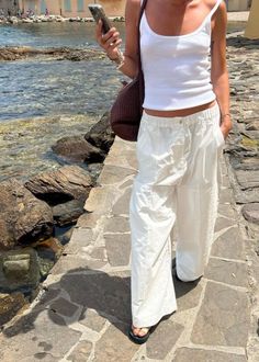 Euro Summer Fashion, Montauk Outfit, Euro Summer Outfits, Swedish Summer Outfits, Euro Summer Outfit, Pinterest Trends, Look Legging, Outfits For School, Skandinavian Fashion