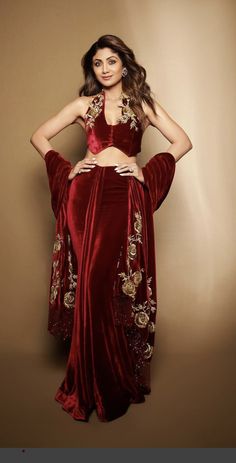 डिजाइनर कपड़े, Diwali Outfits, Fashionable Saree Blouse Designs, Divine Beauty, Shilpa Shetty, Bollywood Outfits, Cocktail Outfit, Indo Western Dress