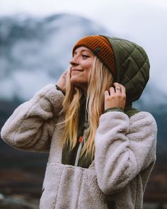 Womens Outdoor Fashion, Summer Road Trip Essentials, Music Photoshoot, Arctic Explorers, Fleece Jacket Womens, Womens Fleece, Sherpa Fleece, Sustainable Materials, Outdoor Outfit