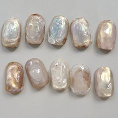 Pearl Nail Inspiration, Oyster Pearl Nails, Japanese Nails Short, Short Pearl Nails, Mother Of Pearl Nails, Oyster Nails, Pearl Manicure, Nail Pearl