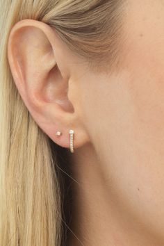 2 Pierced Ears Ideas, Detached Earlobe Piercings, Dainty Second Ear Piercing, Ear Piercing Double Lobe, 2nd Ear Piercing Ideas Gold, Simple Double Piercing, 1st And 2nd Ear Piercings, Minimalist Ear Piercings Ideas Simple, Second Persings