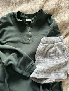 Hot Camping Outfits, Back To School Outfits Sambas, Cozy Outfit Ideas Summer, Door County Outfits, Comfy Fall Fits Aesthetic, Costal Granola Outfits, Comfy Class Outfit, Comfy Oversized Outfits, Movie Theatre Outfits