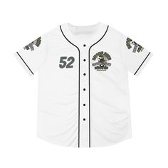 a baseball jersey with the number 52 on it