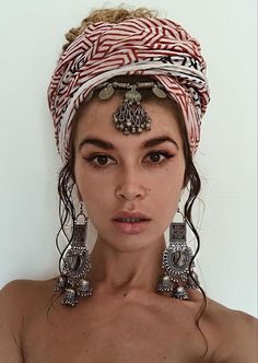 Alisa Belochkina, Mode Turban, Mode Boho, Boho Hairstyles, Moda Vintage, Turbans, Head Wrap, Style Boho, Boho Chic Fashion