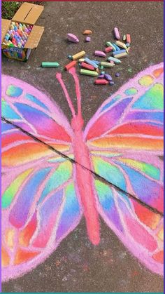 Chalk Chalk Activities For Kids, Sidewalk Chalk Activities, Melting Tattoo, Easy Chalk Drawings, Art Games For Kids, Street Chalk Art, Chalk Activities, Chalk Designs, Fun Chalk Art