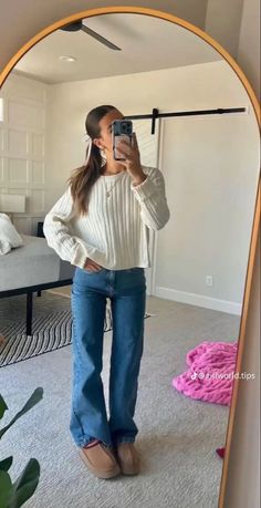 Outfit Ideas Nice Casual, Spring Outfits High School, Cute Casual Outfits Modest, Cute Winter Outfits Sweaters, School Fit Inspo Spring, Snappy Casual Outfits Sorority, Cute Outfits To Wear With Uggs, Cold Picnic Outfit, Zoo Outfit Ideas Winter