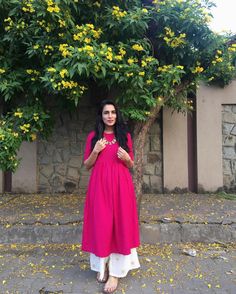 2,262 Likes, 36 Comments - What Wear How (@urmidaga) on Instagram: “Wish you all a happy, bright & colourful New year! #WWHdaily” Plain Straight Kurti Designs, Round Kurti, Straight Kurti Designs, Kurti Outfit, Sesame Snaps, Straight Kurti, Cake Candy, Indian Designer Suits