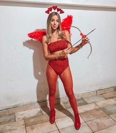 Halloween Costume Teenage Girl, Red Halloween Costumes, Halloween Costumes Ideas For Women, Halloween Costume Group, Cupid Costume, Diy Fantasia, Easy College Halloween Costumes, Halloween Costumes Ideas, Halloween Coustumes